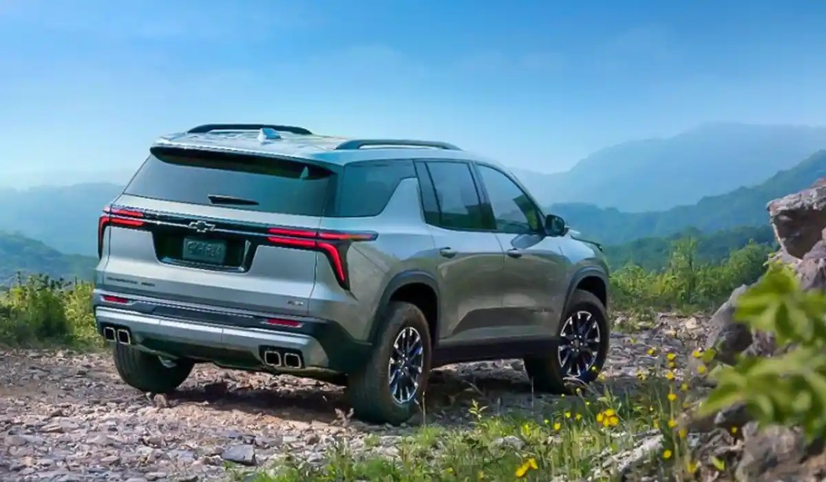 سيارة شيفورليه ترافيرس Chevrolet Traverse 2025 حلم الشباب في السعودية لميزاتها المنافسة لـ تويوتا لاندكروزر برادو وبهذا السعر المنخفض 