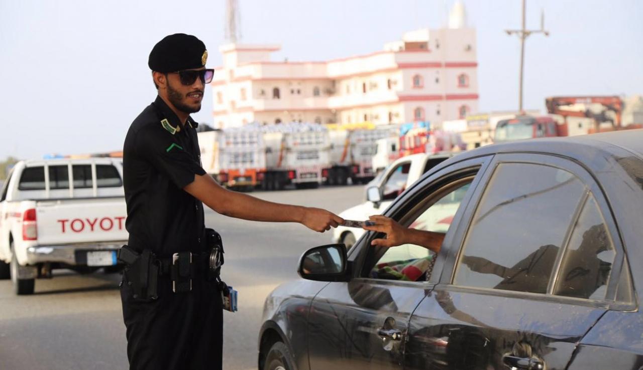 عاجل: المرور السعودي يفرض 3 ضوابط وإجراءات جديدة يجب على كل قائد سيارة في المملكة تنفيذها فورا قبل الوقوع بغرامة مالية ضخمة 