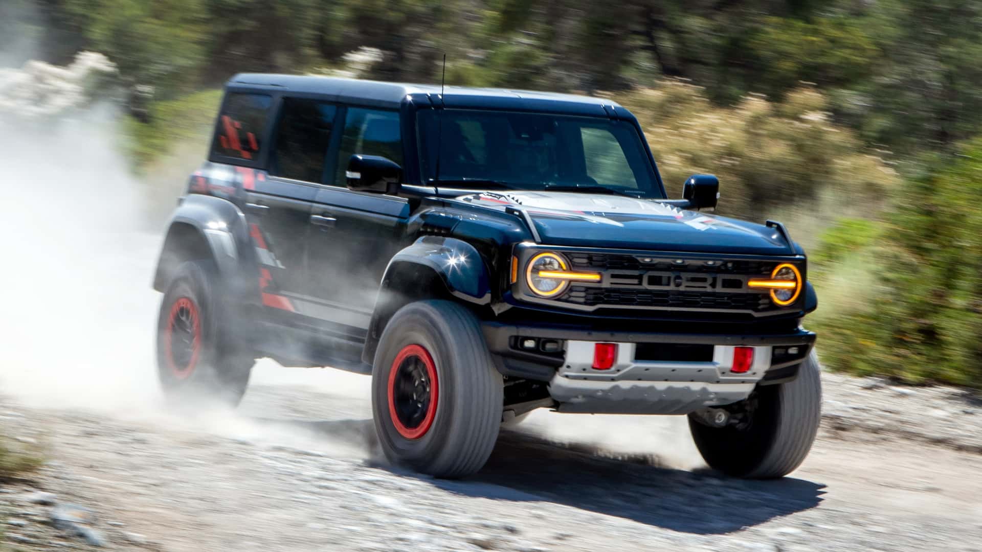 فورد برونكو رابتر 2024 Ford Bronco Raptor أرخص سيارة طرق وعرة في السعودية بميزات جبارة وسعر مغري 