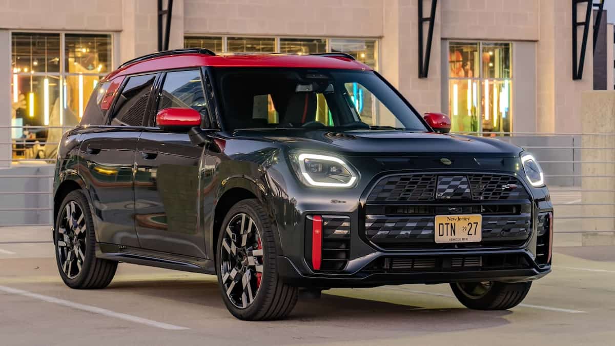 خصم جنوني من سعر سيارة ميني كوبر JCW كنتريمان 2025 في السعودية .. ميزاتها تفوق نيسان و تويوتا راف4 