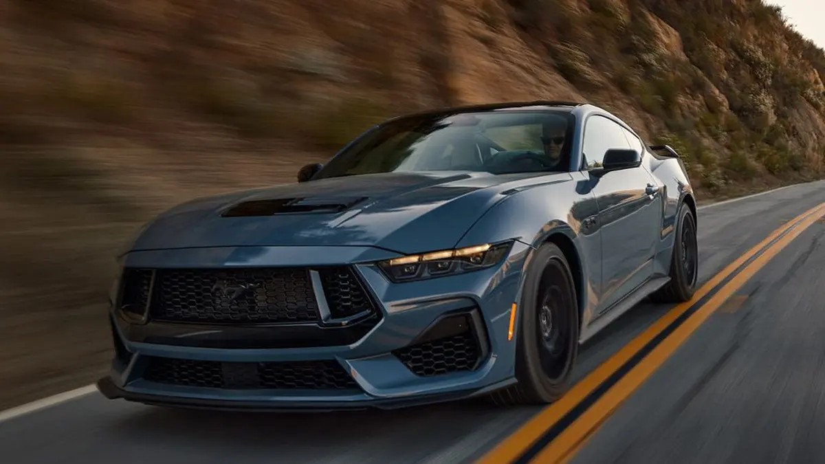 فورد موستانج Ford Mustang 2024 .. أقوى سيارة فارهة تنافس دودج تشالنجر و مرسيدس بنز و تويوتا في السعودية وبهذا السعر 