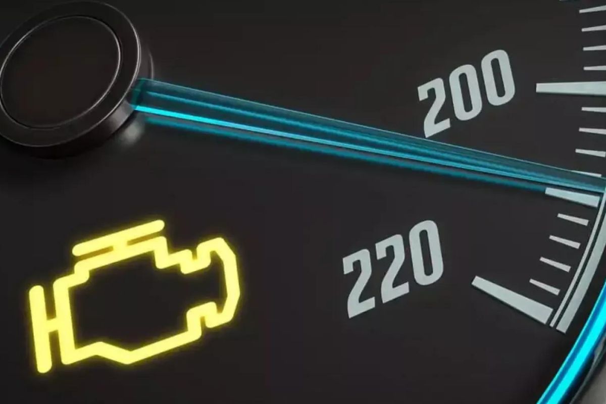 ظهور لمبة المكينة Check Engine على لوحة عدادات السيارة 