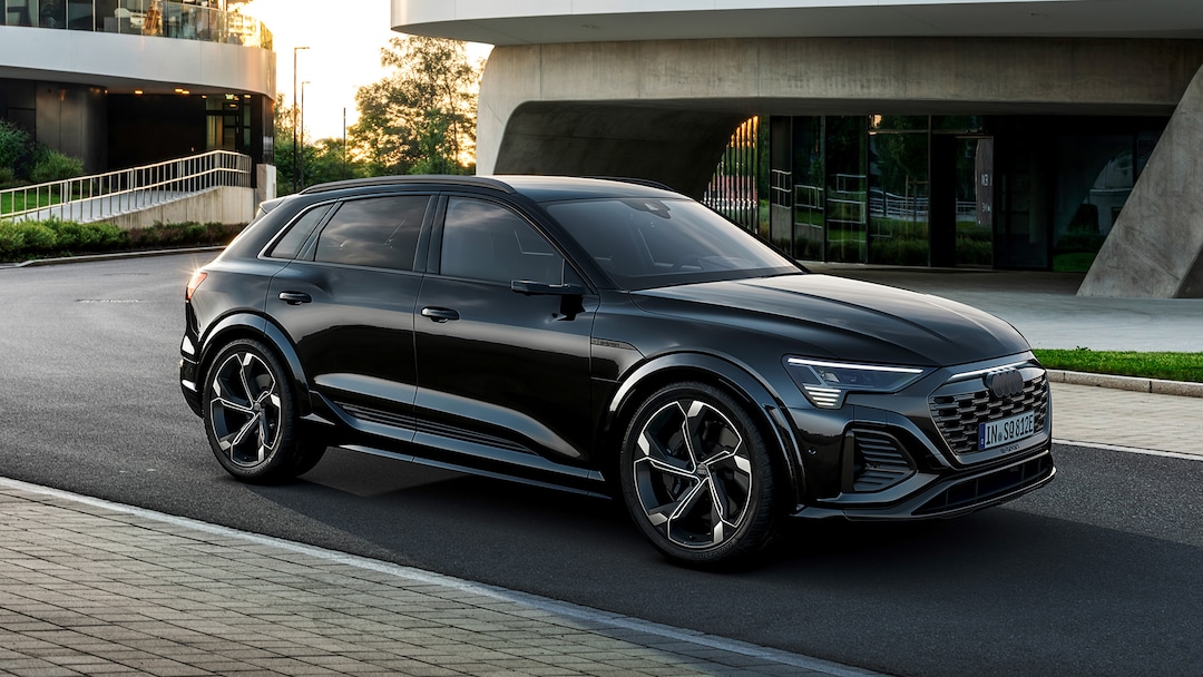 هبوط جنوني لسعر أفخم سيارة ألمانية في السعودية .. سيارة 2024 Audi Q8 e-tron بميزات خيالية تفوق نيسان و مرسيدس 