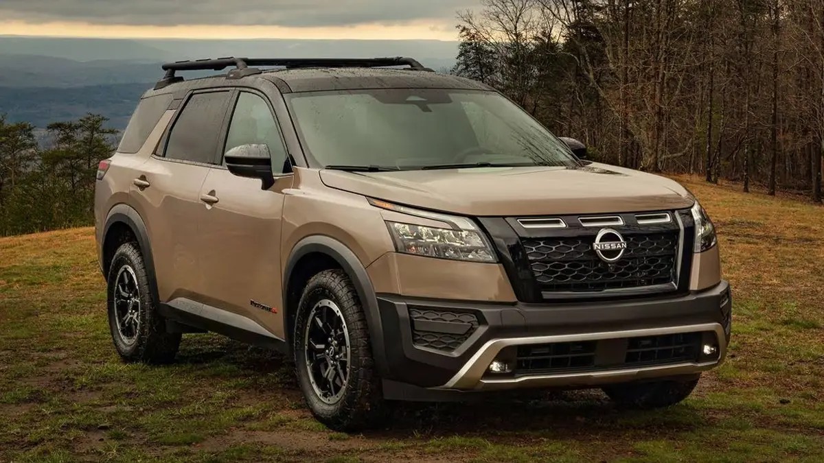 نيسان باث فايندر Nissan Pathfinder 2024 .. سيارة فارهة جديدة في السعودية تنافس تويوتا لاندكروزر برادو بهذه الميزات والسعر الخيالي