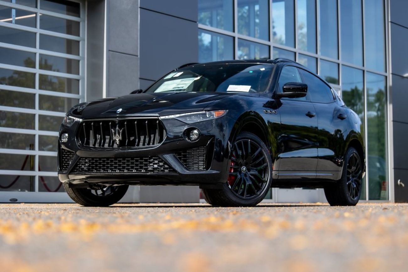 أفخم سيارة فارهة في السعودية .. اعرف ميزات وسعر مازيراتي ليفانتي مودينا اس 2024 Maserati Levante Modena منافسة نيسان باثفندر 