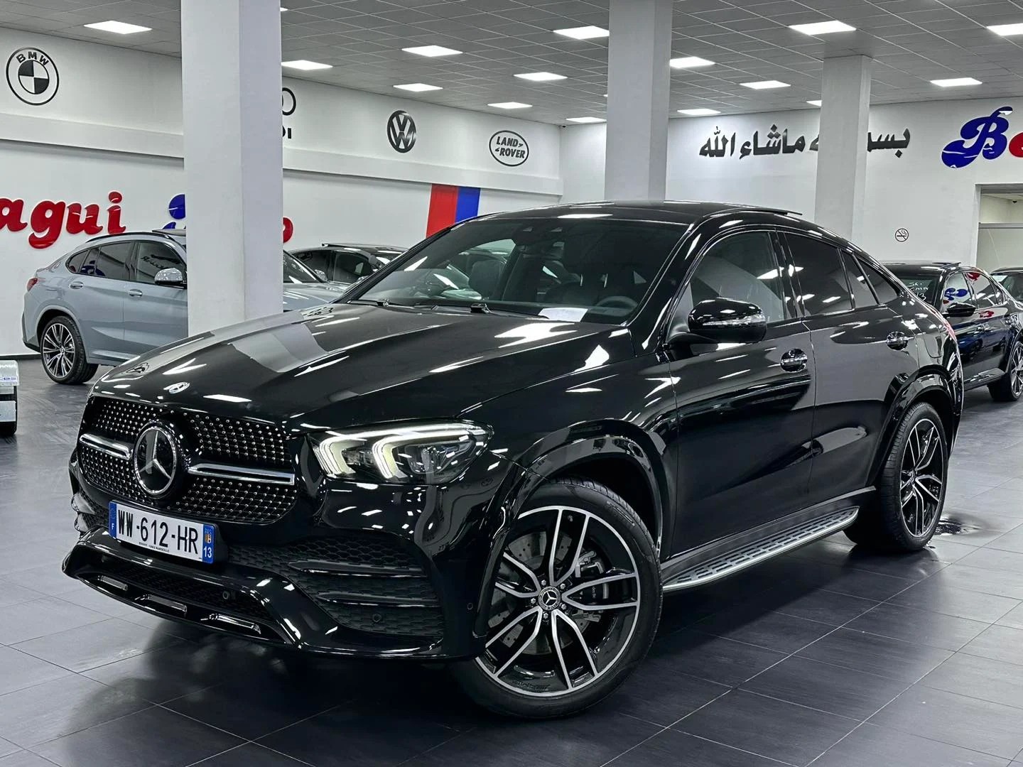 خصم خيالي من سعر سيارة مرسيدس-بنز GLE 2023 في السعودية .. اليكم ميزات اقوى منافسة لـ هيونداي سنتافي و فورد 